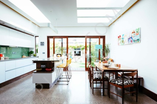 Kitchen extension with retro furniture