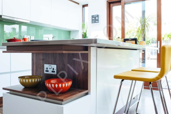 Kitchen extension with retro furniture