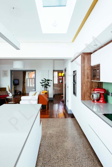 Kitchen extension with retro furniture